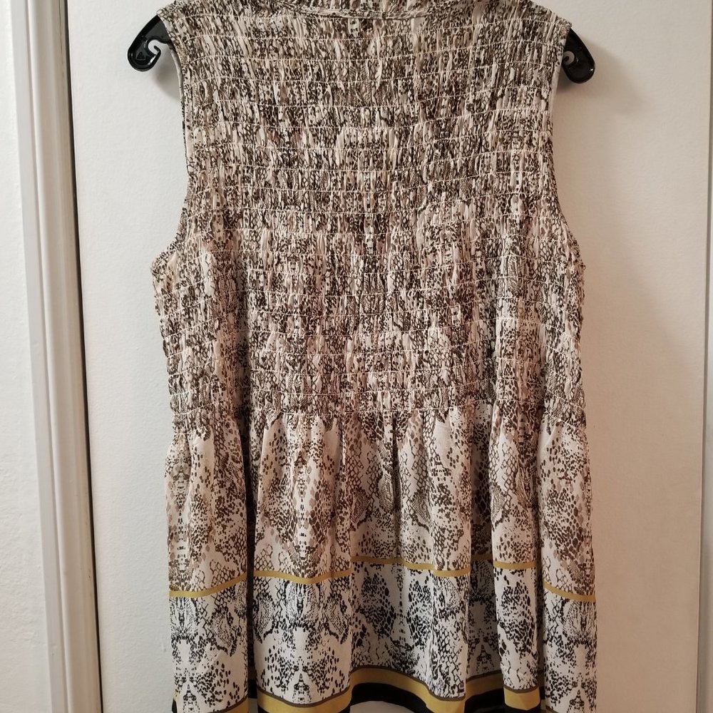 Rushed fit and flair sleeveless animal print tie front top - Picture 7 of 7